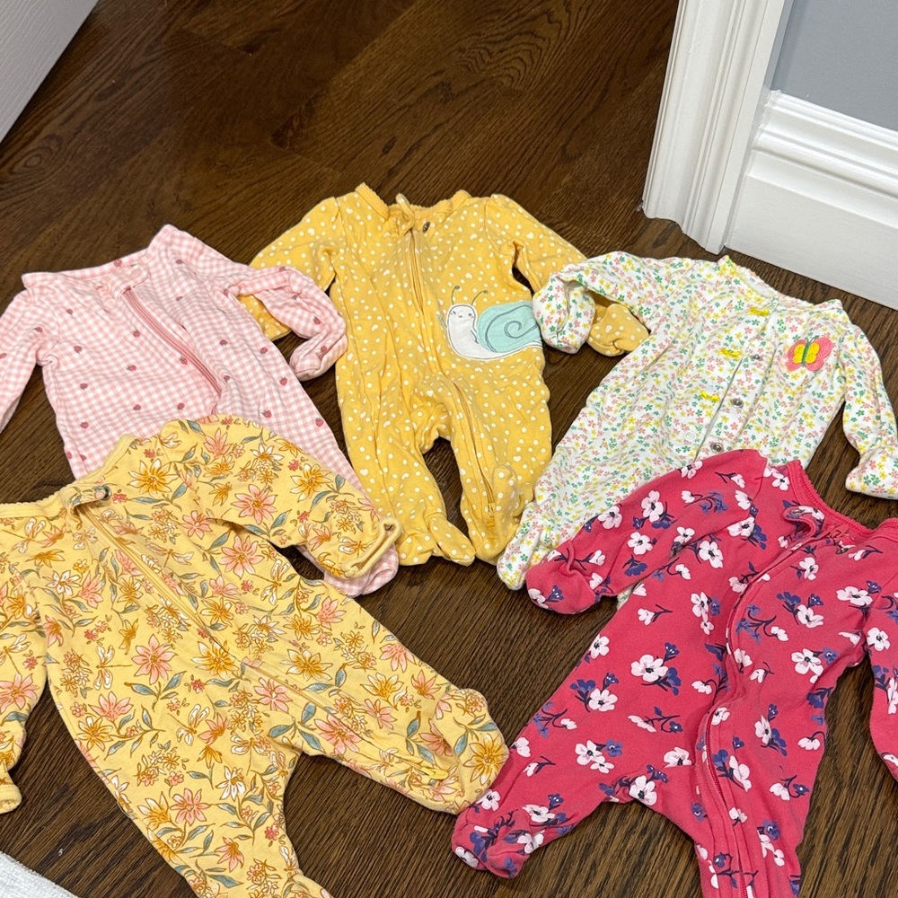 BUNDLE OF 5 NEWBORN ONESIES